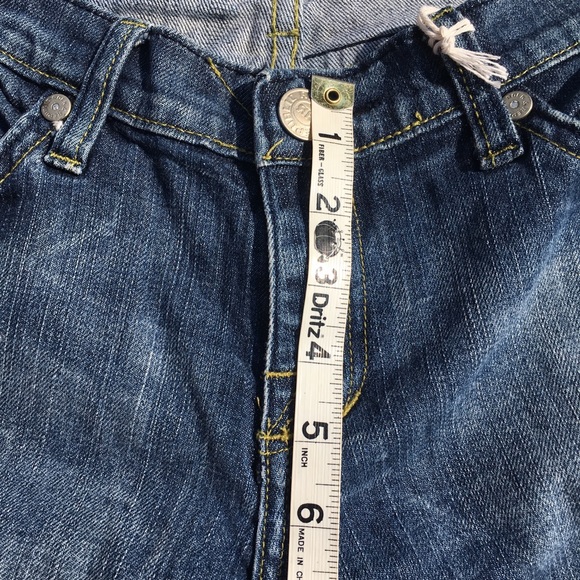 Rock & Republic Distressed Blue Jeans - Picture 6 of 8